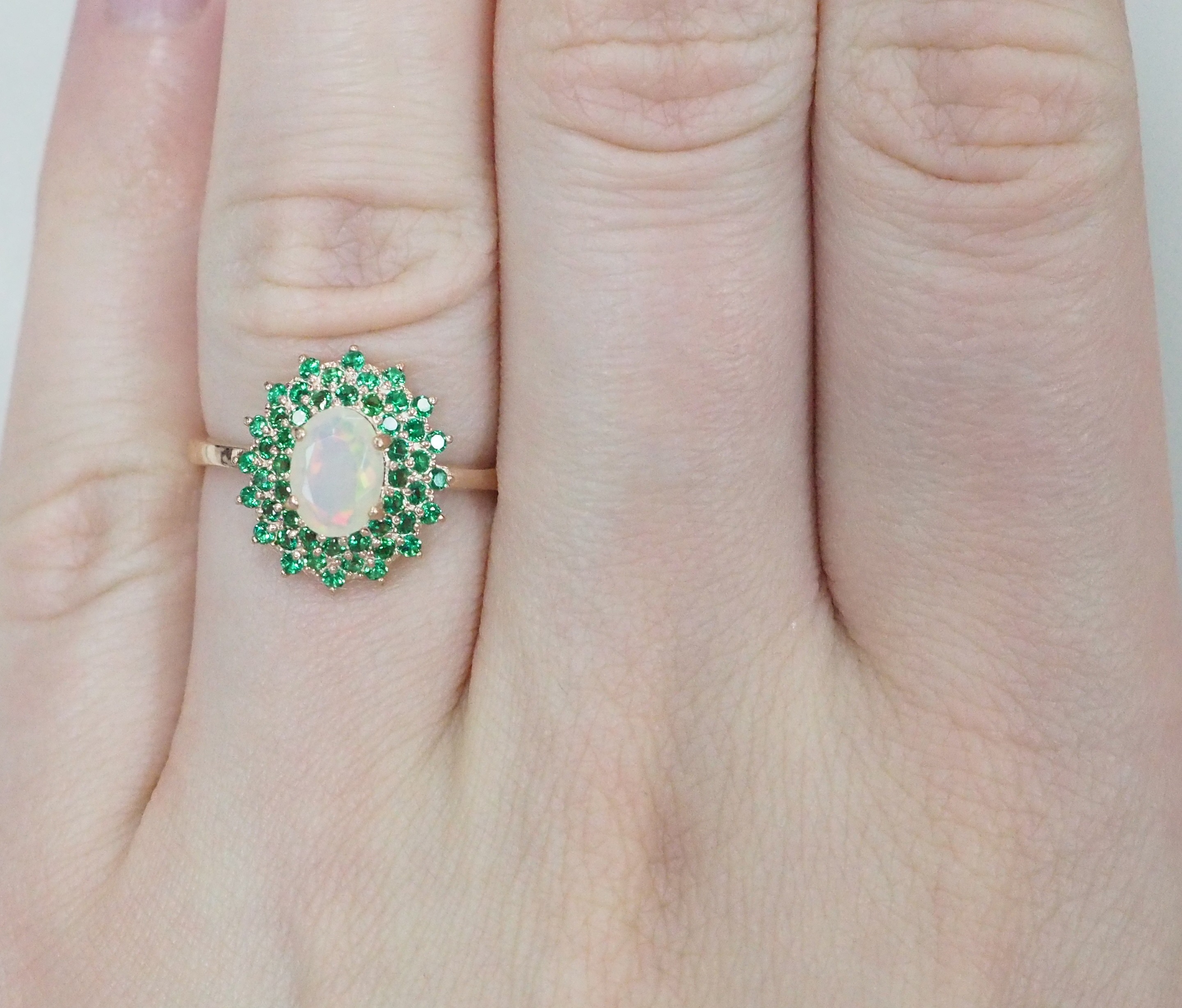 Серебряное кольцо с опалом